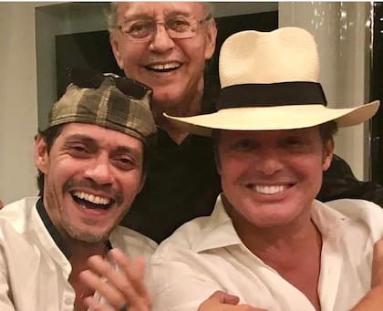 Hugo López junto a Luis Miguel y el artista Marc Anthony
