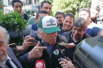 Hugo Moyano al llegar al la sede del Gremio de Camioneros