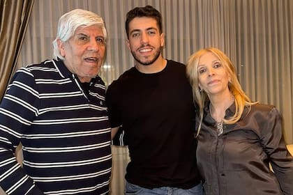 Hugo Moyano, junto con su hijo Jerónimo y su esposa, Liliana Esther Zulet