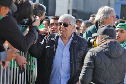 Hugo Moyano y su hijo, Pablo, recorrieron ollas populares