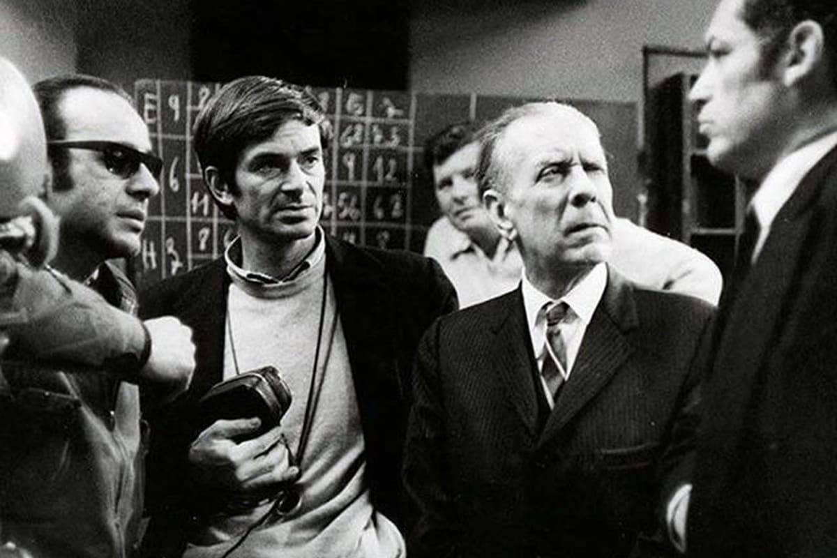 Hugo Santiago, Ricardo Aronovich, Jorge Luis Borges y Lautaro Murua durante la filmación de "Invasión"