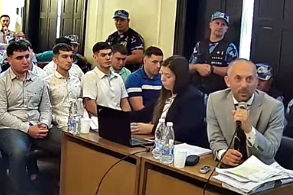 Hugo Tomei, abogado de los condenados, durante el juicio en Dolores