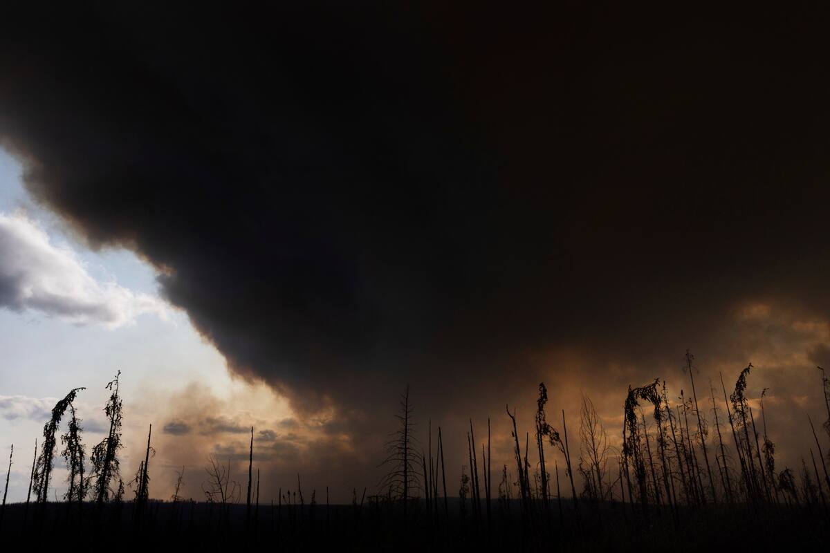 Humo de incendios canadienses tiñe el cielo: Michigan y Minnesota en alerta por AQI "peligroso"