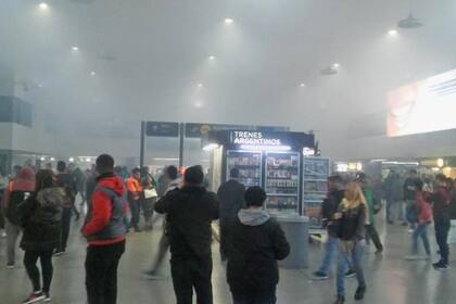 Humo en la estación Once