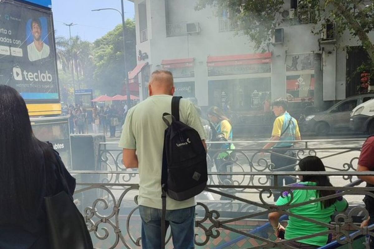 Humo en la línea C de subtes.