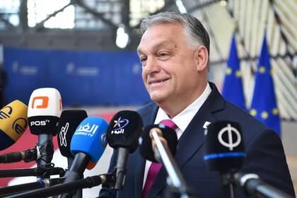 Hungría: Orbán apuesta por declarar organización terrorista al movimiento antifascista tras la decis