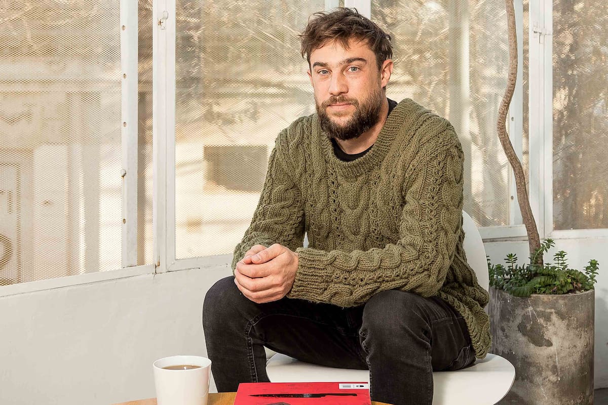 Hunt se hizo fanático del cine en la adolescencia, y siempre soñó con rodar una película.