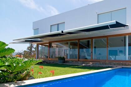 Hunter Douglas