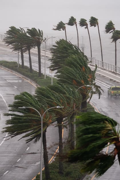 En fotos: impactantes imágenes del paso del huracán Ian por Florida