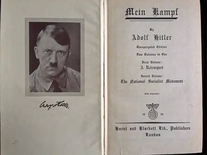 Hurst and Blackett publicaron "Mein Kampf" en 1939.