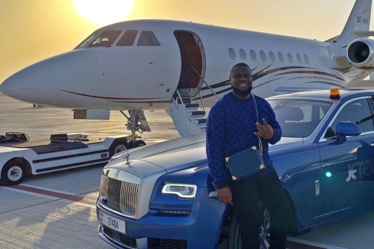 Hushpuppi tenía más de dos millones de seguidores en Instagram y, en lugar de esconder su fortuna, se dedicaba a exhibirla en las redes sociales