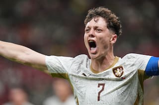 Hwang In-beom brilla y Corea del Sur remonta para superar 2 a 1 a República Checa en el Mundial