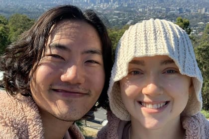 Hyun y HojuSara durante el tratamiento que enfrentó la australiana