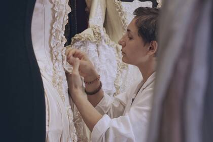 I nostri giorni devela con sensibilidad la poética del trabajo artesanal