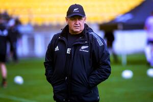 Ian Foster atraviesa un momento delicado como coach de los All Blacks
