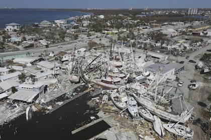 Ian fue el último huracán que azotó Florida; ahora los residentes se preparan para Nicole en un inesperado fin de la temporada de huracanes