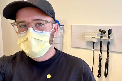 Ian Haydon, de 29 años, es uno de los 45 voluntarios en el estudio clínico del estadounidense laboratorio Moderna
