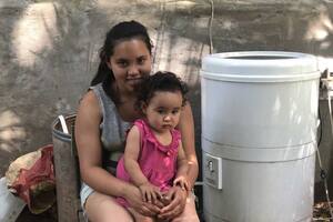 Mamá adolescente: tiene 18 años, vive en una isla en Campana y quiere estudiar abogacía para que ningún chico sufra como ella