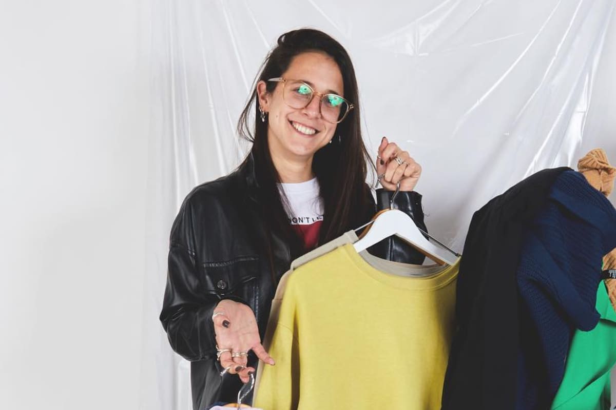 Iara Weich decidió emprender en el mundo de la ropa circular