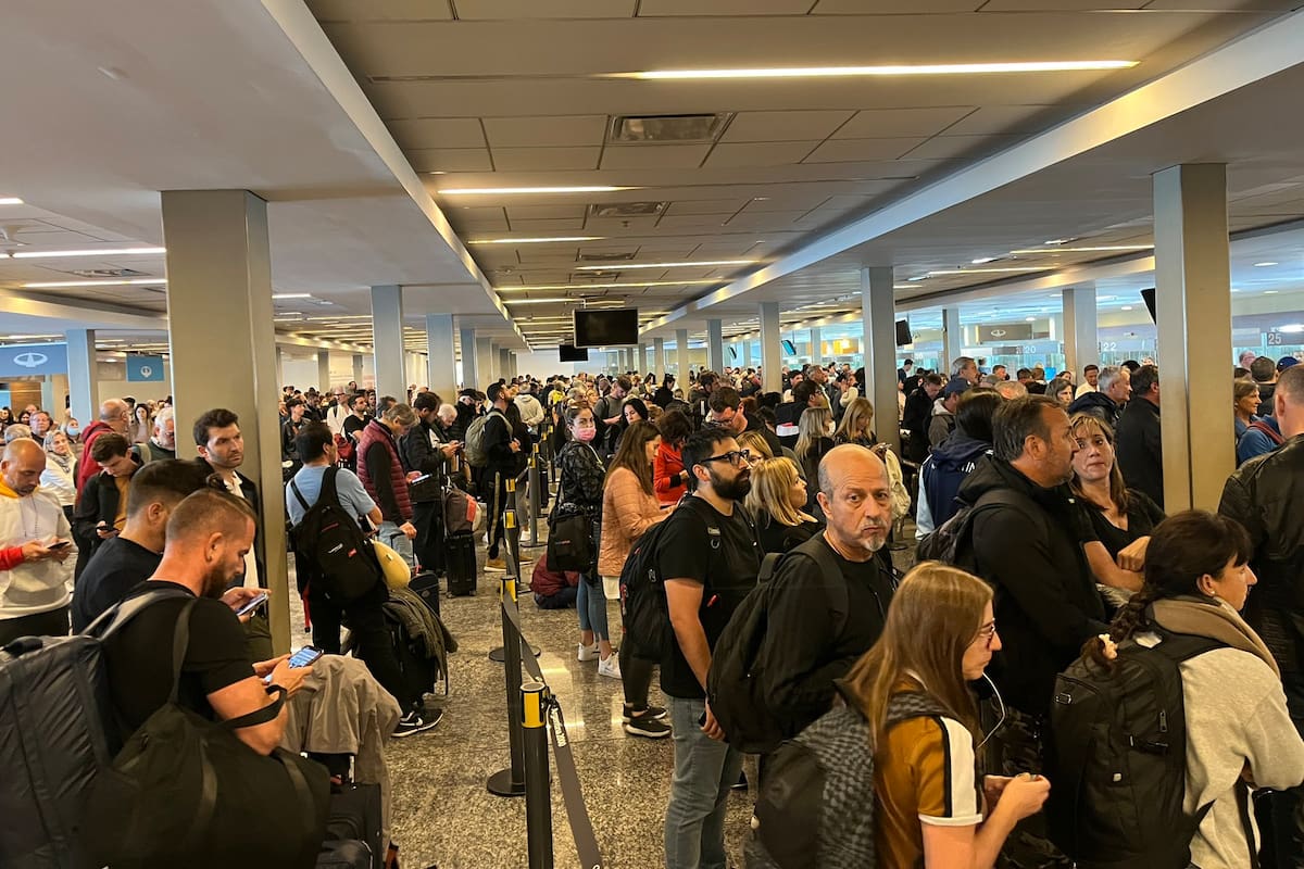 IATA advirtió que la oferta de vuelos en los aeropuertos argentinos cayó fuertemente