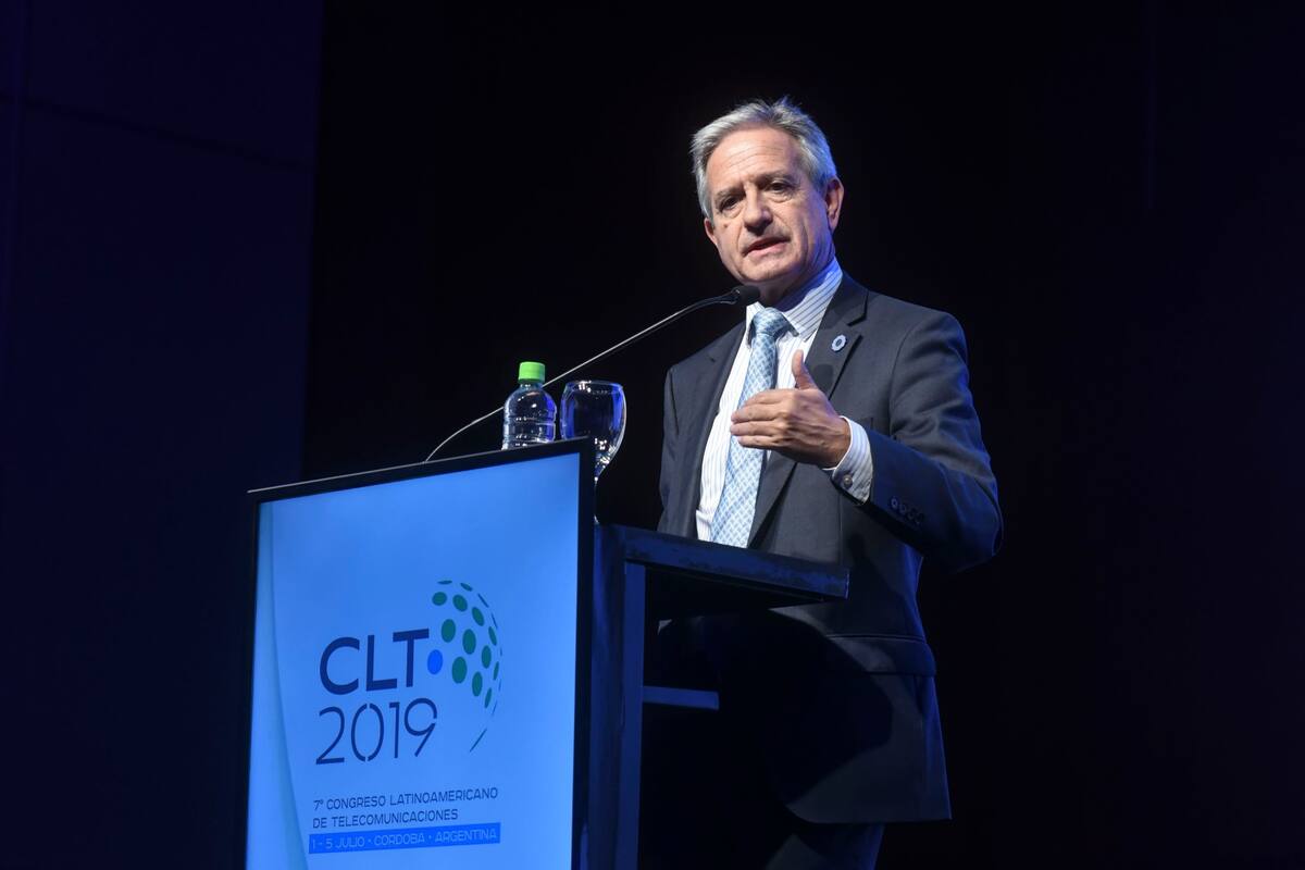 Ibarra, en el Congreso Latinoamericano de Telecomunicaciones (CLT) que se hace en Córdoba