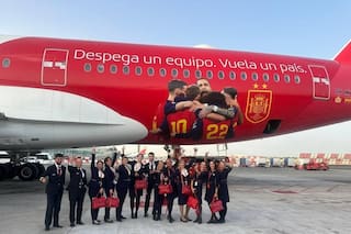 El avión de la selección española llegó a Ezeiza tras la derrota de la albiceleste