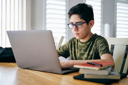 IBM ofrece cursos gratuitos de diseño visual con el objetivo de ayudar a los adolescentes a tener más éxito al iniciar sus carreras profesionales