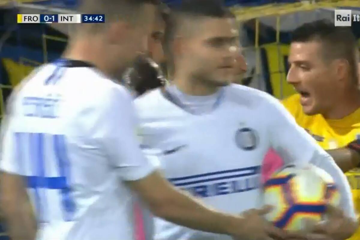 Icardi quiso patear un penal y Perisic no lo dejó