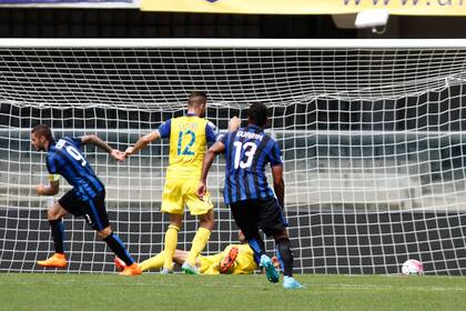 Icardi y una definición a lo Messi