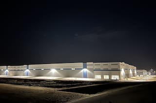 ICE compra discretamente almacenes para centros de detención y excluye a autoridades locales