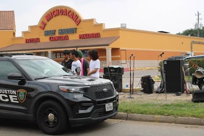 ICE detuvo a su padre frente a la escuela y lo deportó a México seis días después