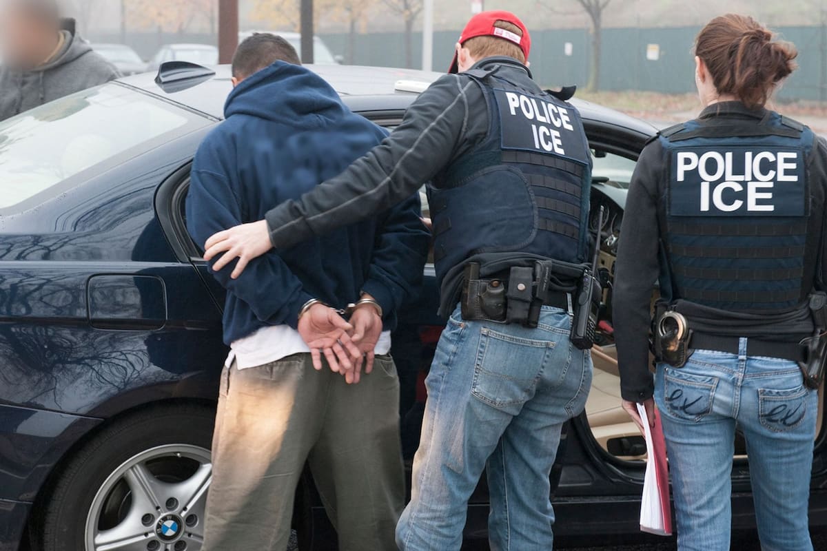 ICE detuvo a un migrante ilegal mexicano, que tenía antecedentes de agresión, durante un operativo en las protestas de Los Ángeles