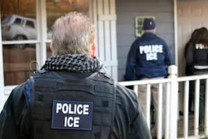 ICE encabeza decenas de operativos por día en Estados Unidos, aunque algunos fingen pertenecer a la fuerza