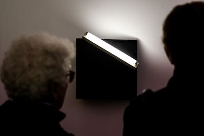 "Icono VII (via crucis)", obra de Dan Flavin realizada entre 1962 y 1964