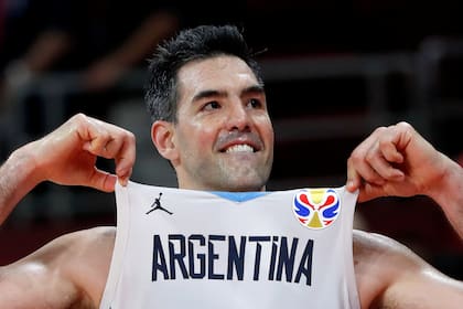 ¿Identificación, pertenencia, orgullo por los colores argentinos? Scola sabe que el tiempo lo acercará a un proyecto en su país
