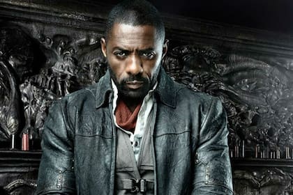 Idris Elba en La torre oscura, una de las películas en arribar a Netflix en los próximos días