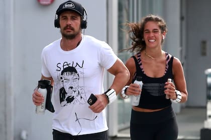 Isabel Pakzad y James Franco cumplieron con su cuota de ejercicio diario y salieron hacer ejercicios
