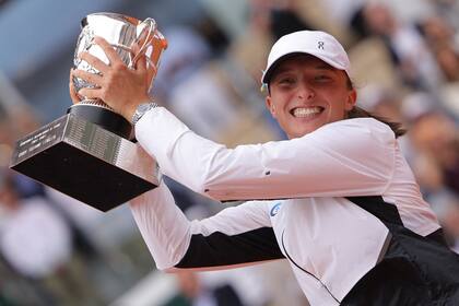 Iga Swiatek sonrió por tercera vez en Roland Garros y por cuarta en un Grand Slam; mantiene con firmeza el N°1 del ranking WTA
