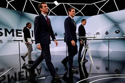 Iglesias, Casado, Rivera y Sánchez, antenoche, tras el debate