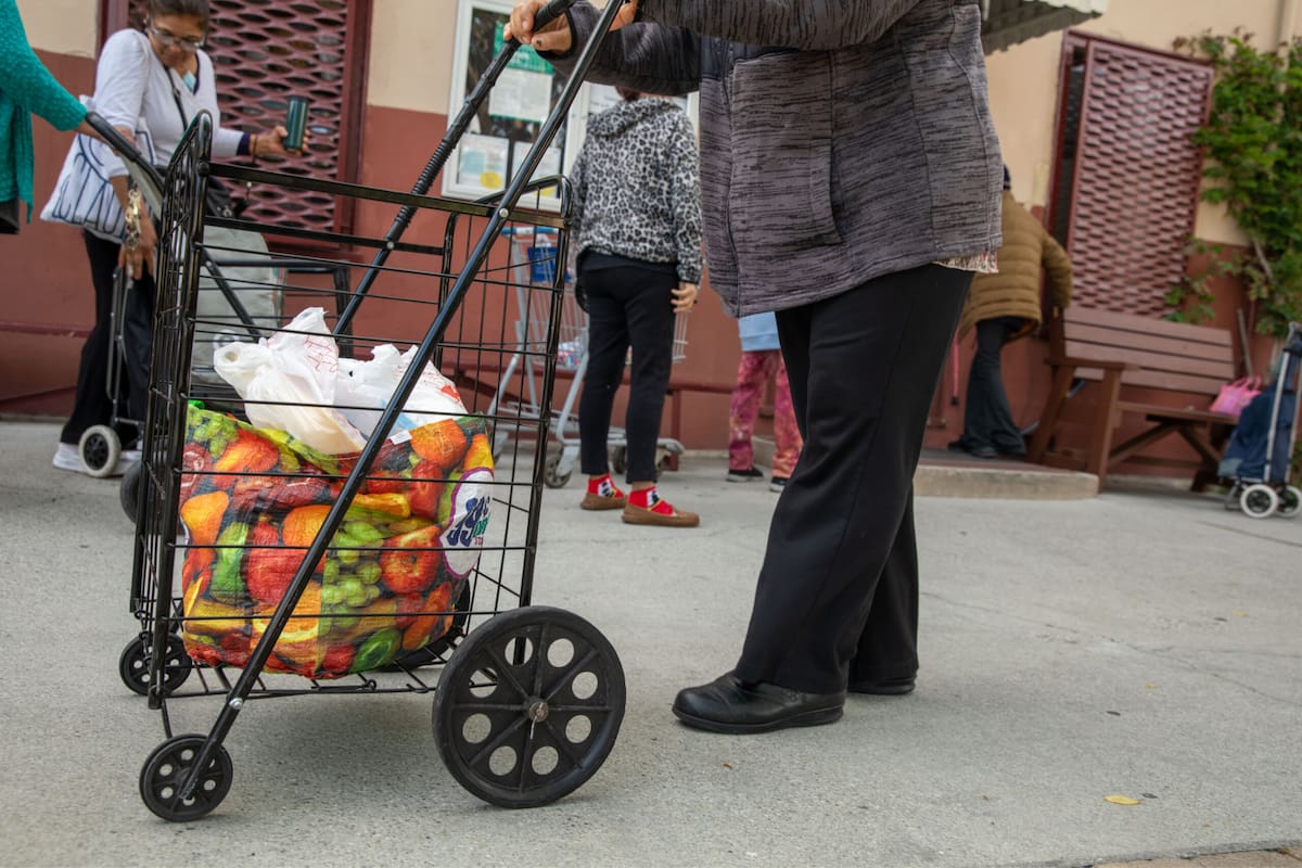 Iglesias, escuelas, centros sociales y organizaciones locales serán parte del calendario previsto para orientar a hogares con problemas de acceso a productos básicos