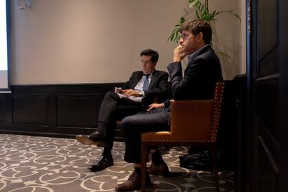 Ignacio Becerra, presidente de Quinto Inversiones, presentó a Carlos Melconian, orador del evento en conmemoración del quinto aniversario de la empresa