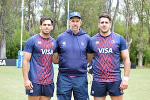 Ignacio Carlos Fernández Lobbe es el director técnico de Pampas, uno de los dos conjuntos argentinos en el Super Rugby Americas; lo flanquean los cocapitanes Juan Pablo Castro y Santiago Ruiz.
