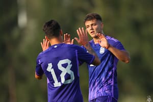Ignacio Maestro Puch, delantero de Atlético Tucumán, corre con ventaja por sobre Alejo Véliz para ser titular