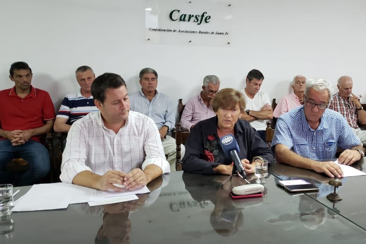 Ignacio Mántaras, Sara Gardiol y Gustavo Sutter Schneider, la mesa de Carsfe, en el encuentro de este lunes