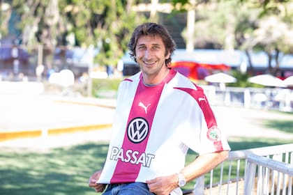 Ignacio Novillo Astrada viene de ser el DT La Natividad, el campeón de Palermo, y ahora trabaja para La Irenita-La Hache; el ex jugador de La Aguada en la Triple Corona pide a sus dirigidoshacer hincapié en la defensa y no perder la paciencia.