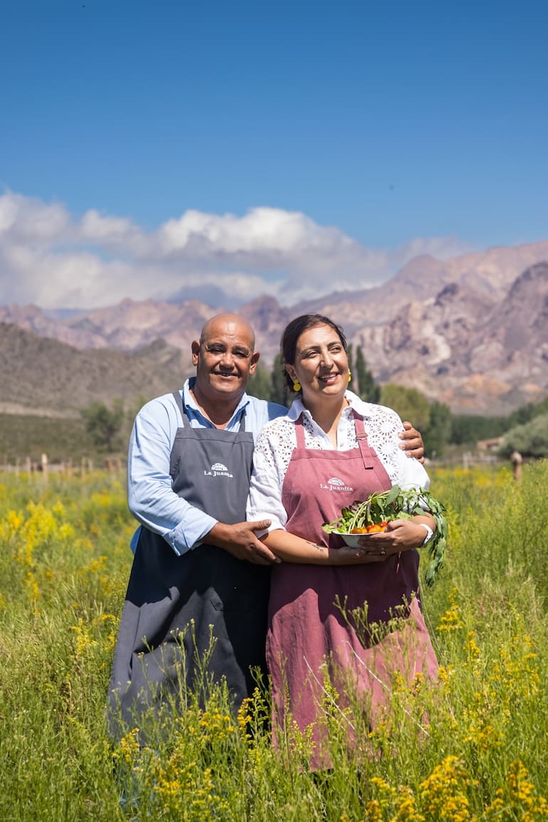 Ignacio y Paola están a cargo de La Juanita.