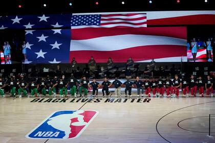 Igualdad y desafío a Trump: los reclamos sociales están presentes en cada partido en la reanudación de la NBA; el presidente estadounidense mostró varias veces su desagrado por la actitud de la liga y los jugadores
