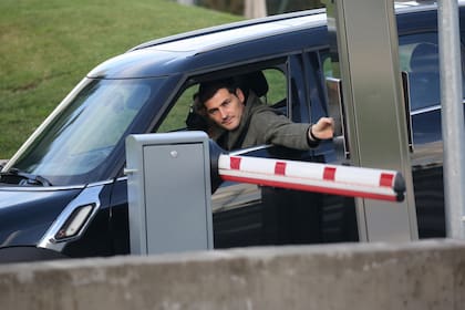 Iker Casillas y Sara Carbonero rumbo al hospital, en donde fue internada la periodista en Madrid