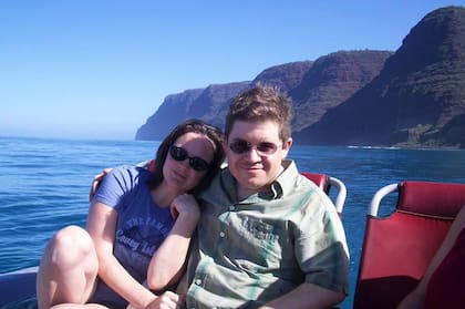 McNamara junto con su esposo, el comediante Patton Oswalt, con quien compartía la afición por el true crime y quien logró que el libro que había escrito fuera publicado