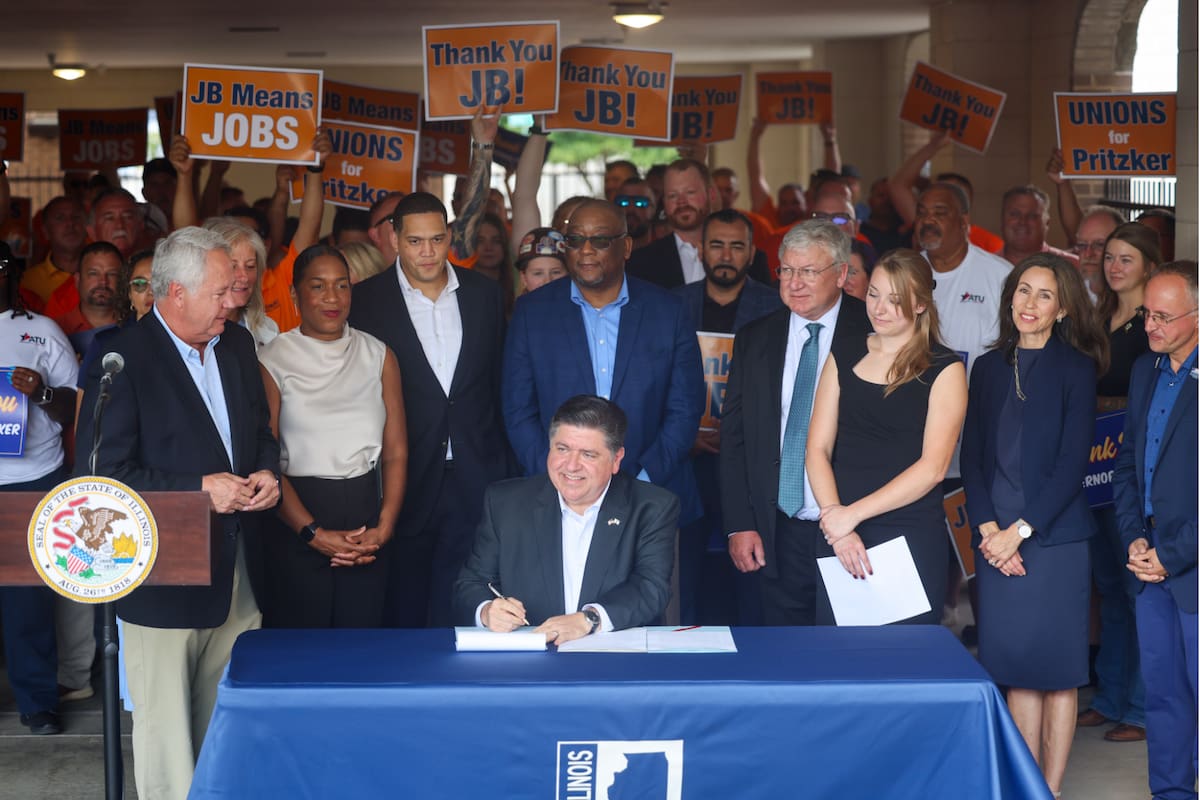 Illinois inicia 2026 con más de 460 leyes aprobadas, de las cuales un conjunto significativo entra en vigor el 1° de enero